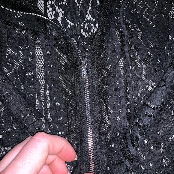 Lace top - Picture 3 of 5